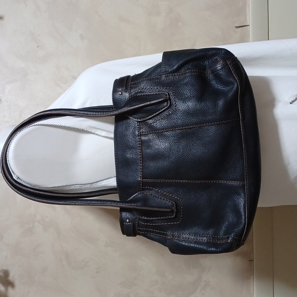 St. Johns Bay womens purse leather in a beautiful black color - Picture 1 of 7
